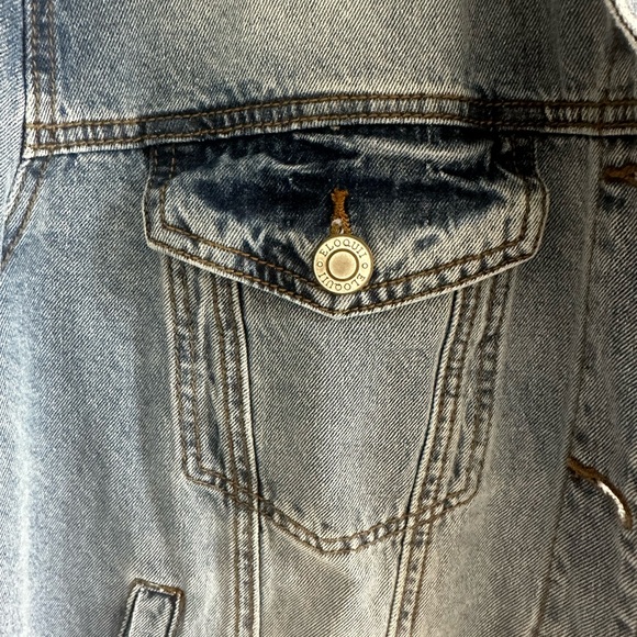Eloquii jean jacket! Super fashionable and versatile! - Picture 3 of 4